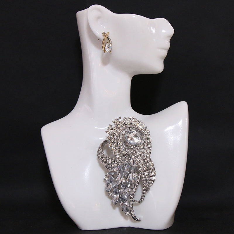 Elegant Rhinestone Brooch Pin for Women Irregular Shape Sparkle Accessory