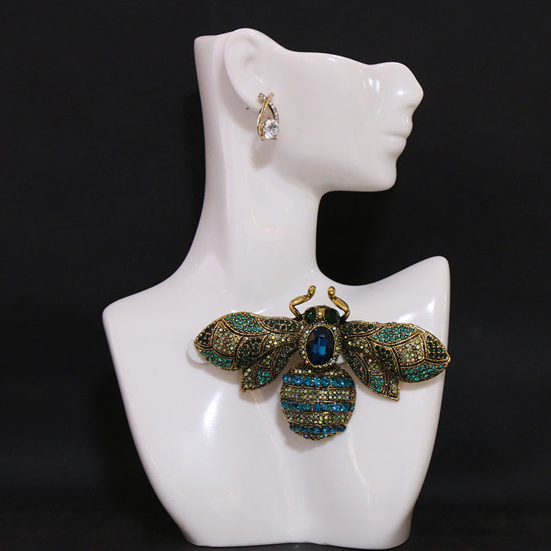 Large Bee-Shaped Brooch Silver Jewelry Elegant Accessory