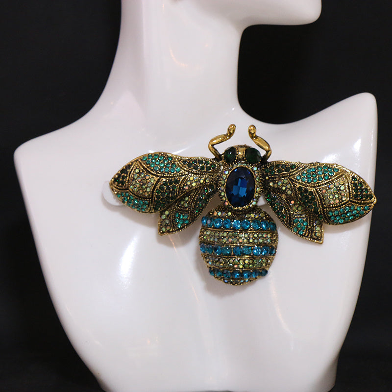 Large Bee-Shaped Brooch Silver Jewelry Elegant Accessory