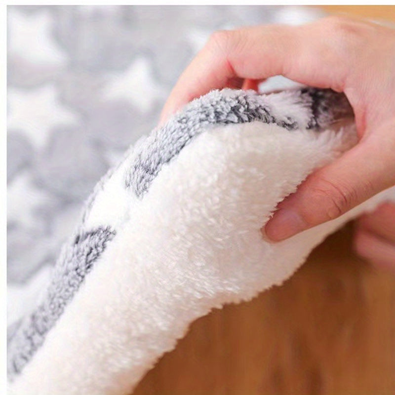 Luxurious Plush Flannel Pet Mat for Cats and Dogs Non-Slip Machine Washable Extra-Thick