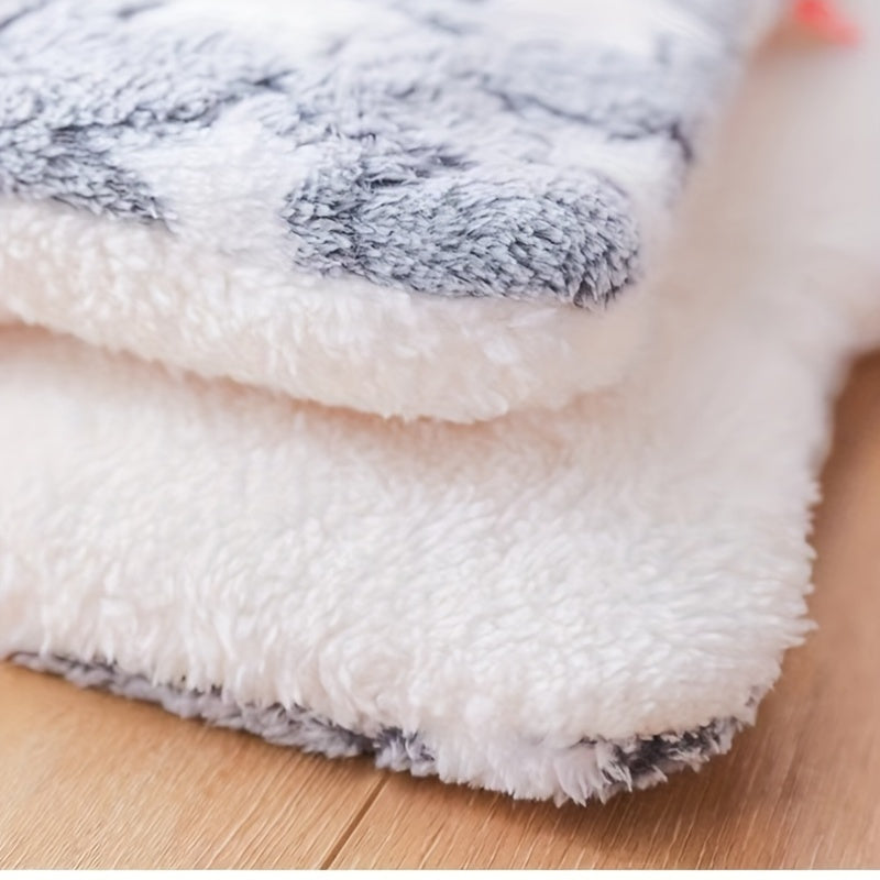Luxurious Plush Flannel Pet Mat for Cats and Dogs Non-Slip Machine Washable Extra-Thick