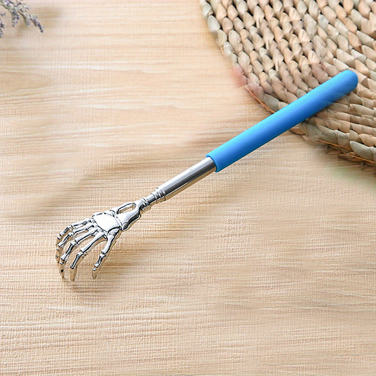 Stainless Steel Telescopic Back Scratcher with Claw Design for Itch Relief