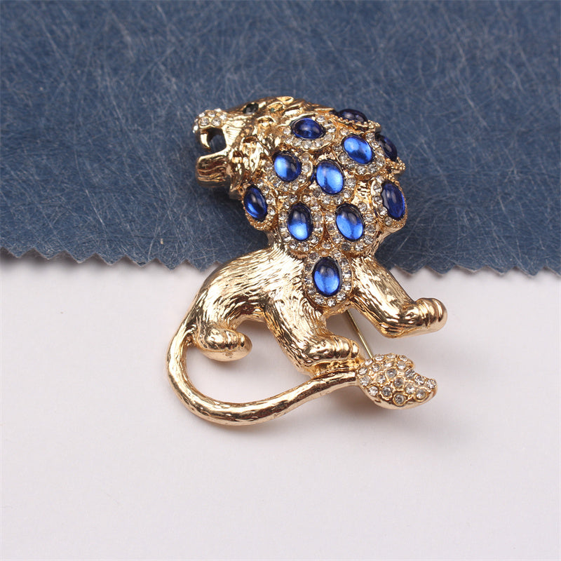 Rhinestone Lion Brooch Stylish Jewelry Accessory for Women and Men
