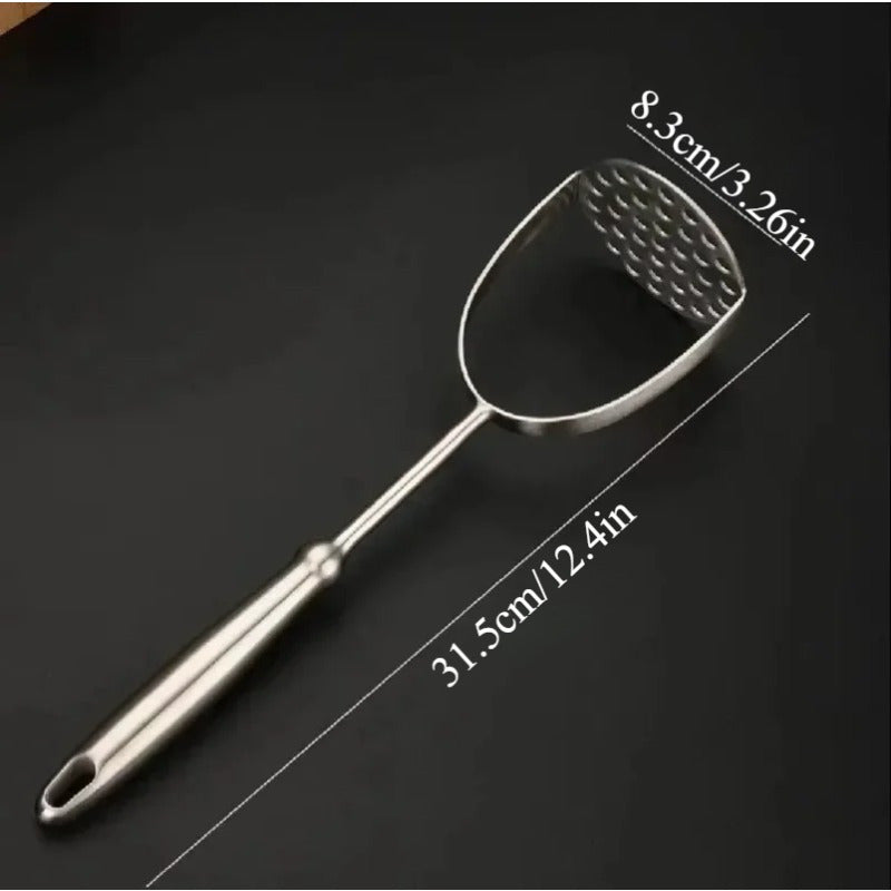 Zanglamaydigan po'latdan yasalgan qo'lda kartoshka maydalagich, sarimsoq bosgich va qovoq maydalagich bilan.