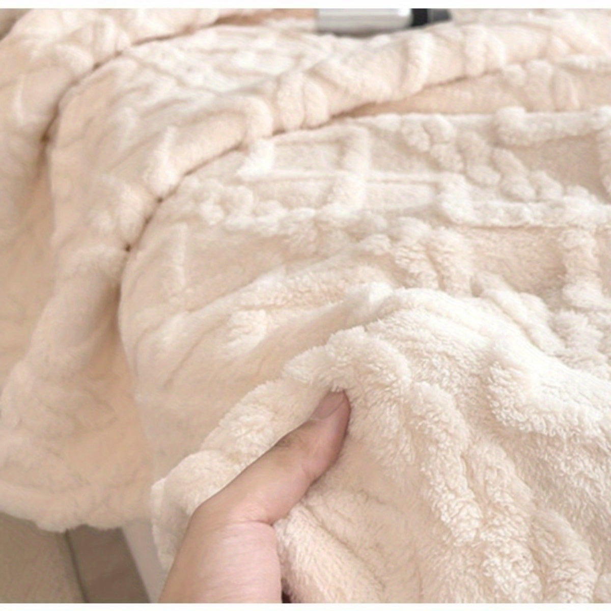 Cozy Green Geometric Taffeta Throw Blanket for All Seasons