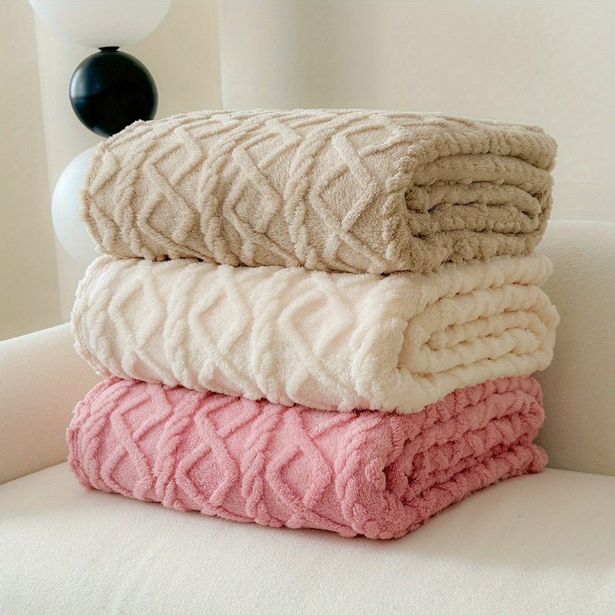 Cozy Green Geometric Taffeta Throw Blanket for All Seasons