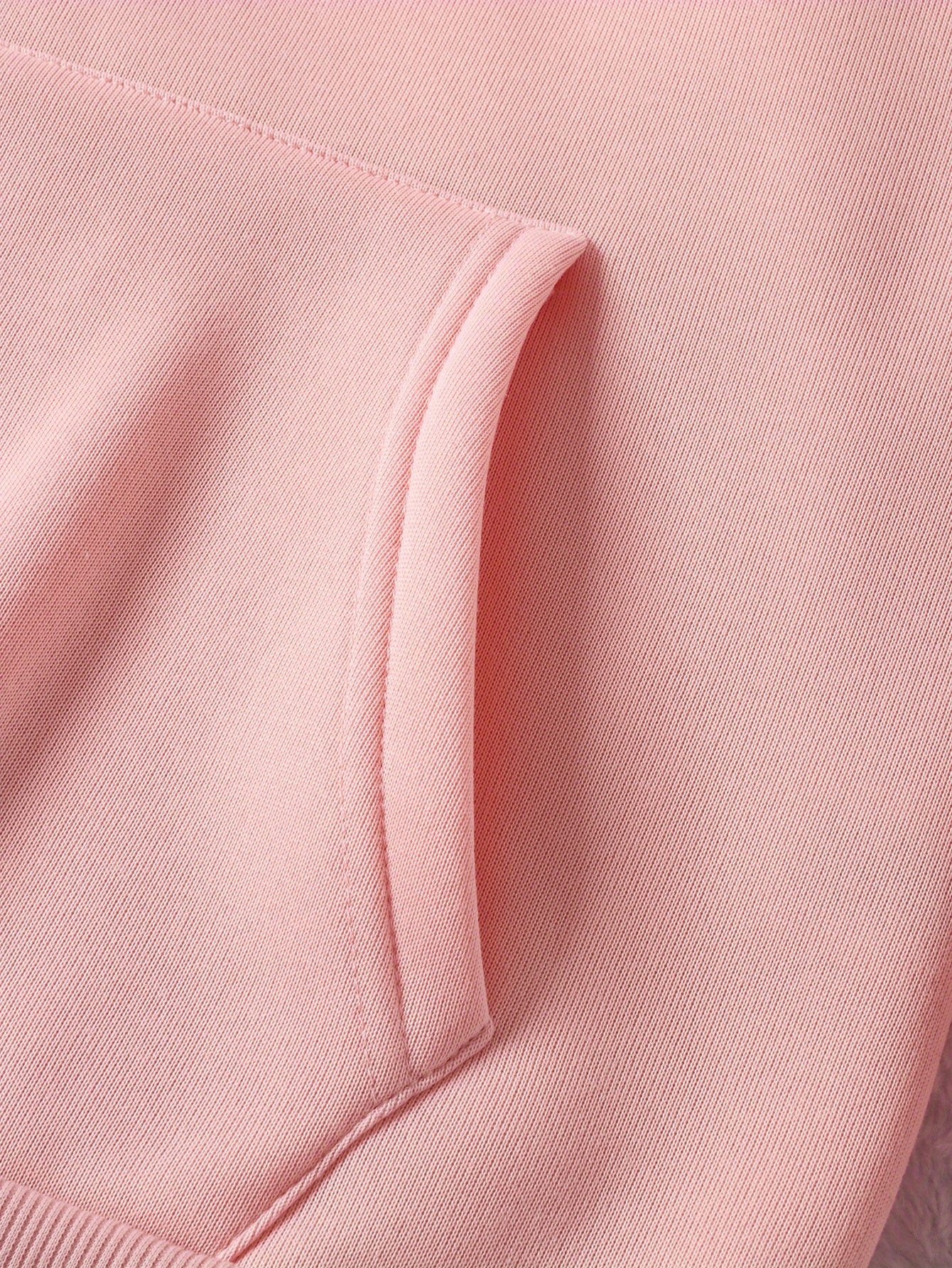 Sudadera con capucha de talla grande para mujer negra con bolsillos y estampado gráfico