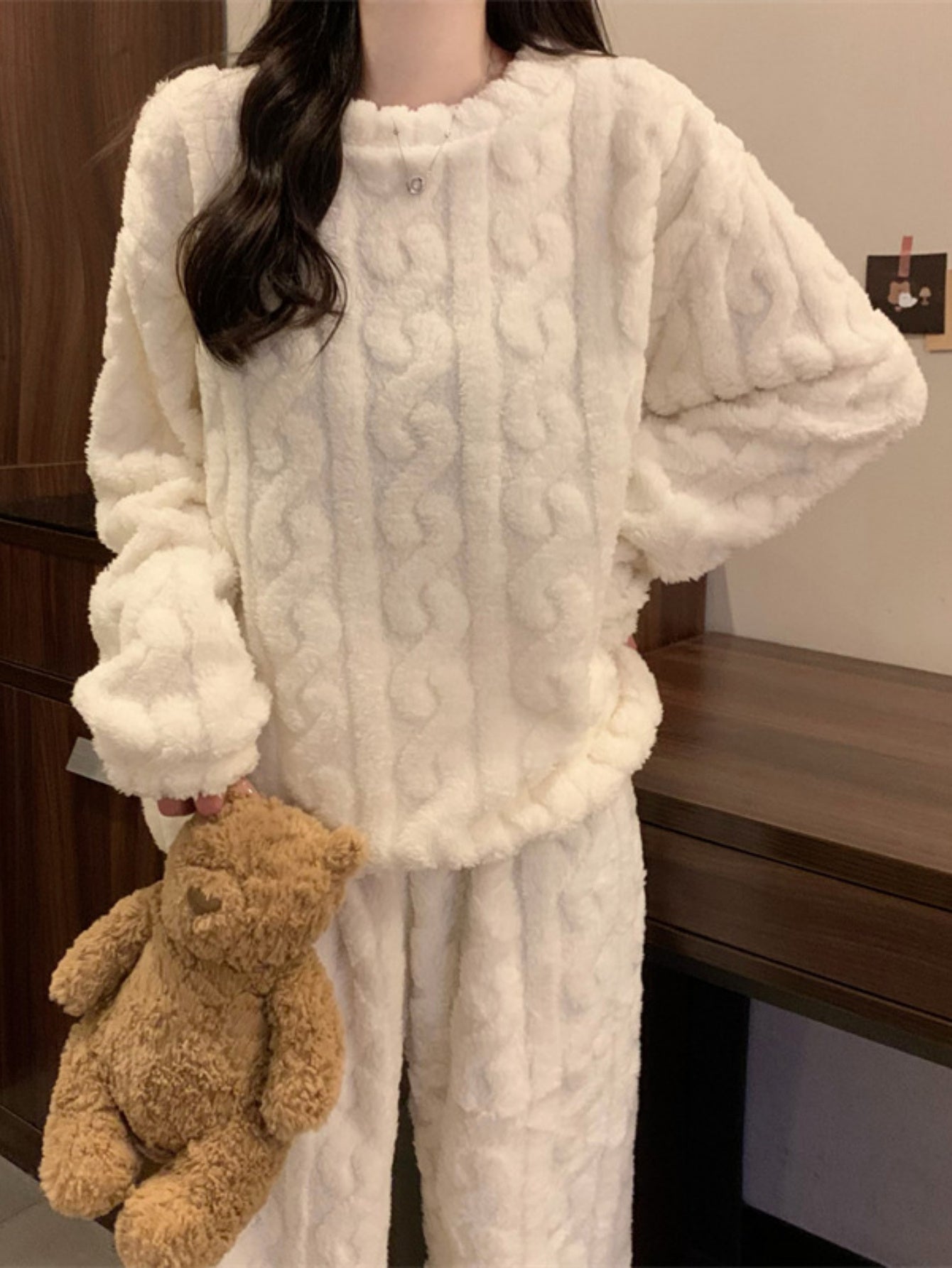 Girls' Fall Winter Coral Velvet Jacquard Pajama Set with Padded Top and Pants