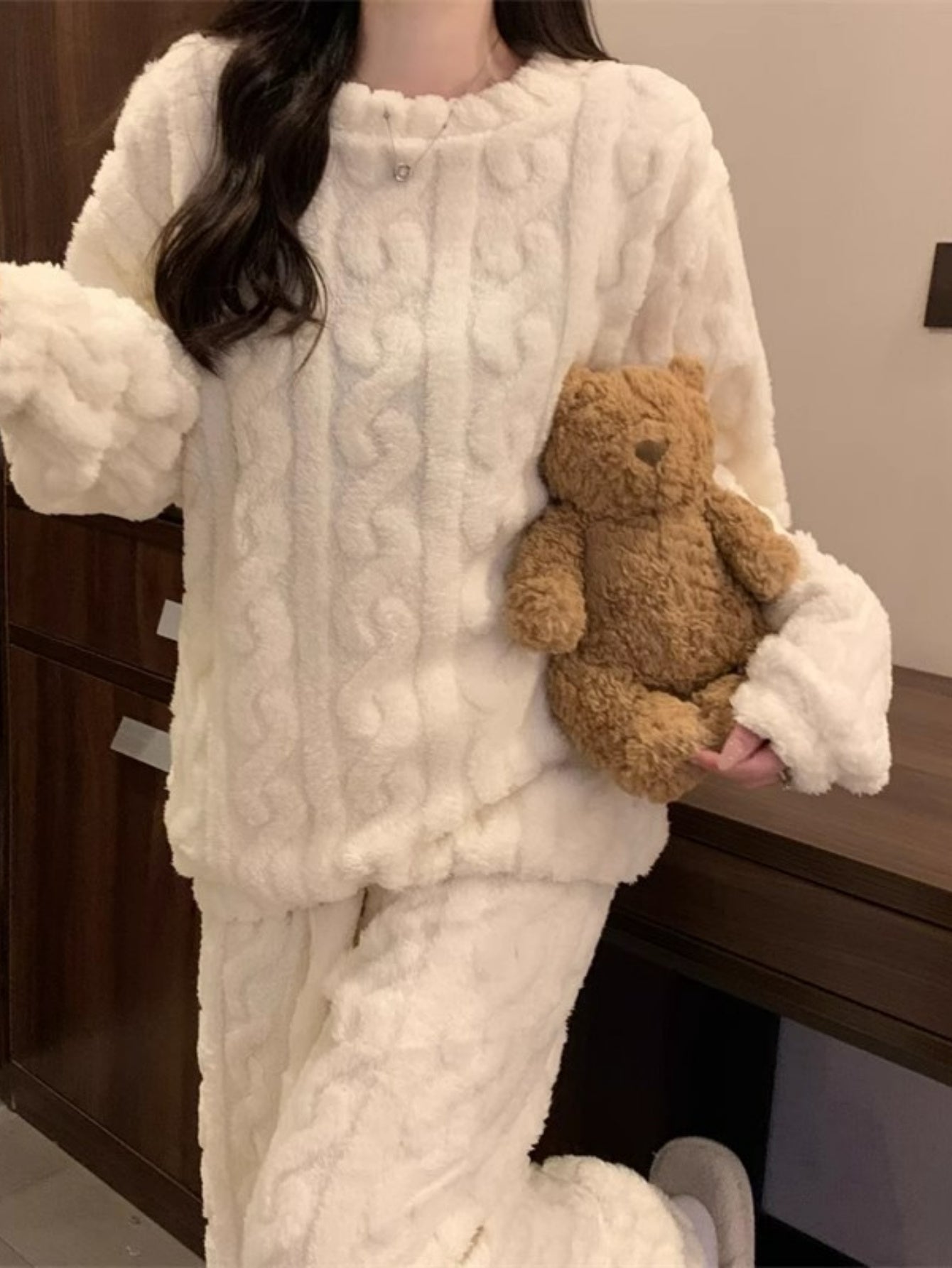 Girls' Fall Winter Coral Velvet Jacquard Pajama Set with Padded Top and Pants