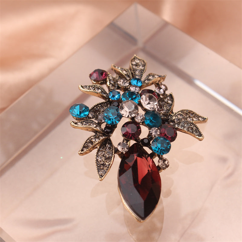 Rhinestone Brooch Pin with Teardrop and Floral Design for Outfits Bags Hats