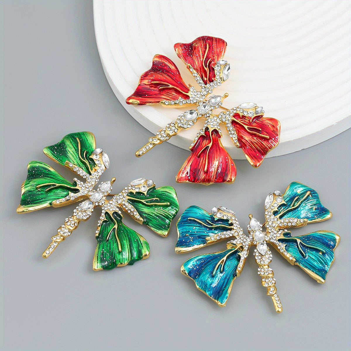 Vintage emaliyalik kapalak broshy rhinestones to'y rasmiy aksessuari