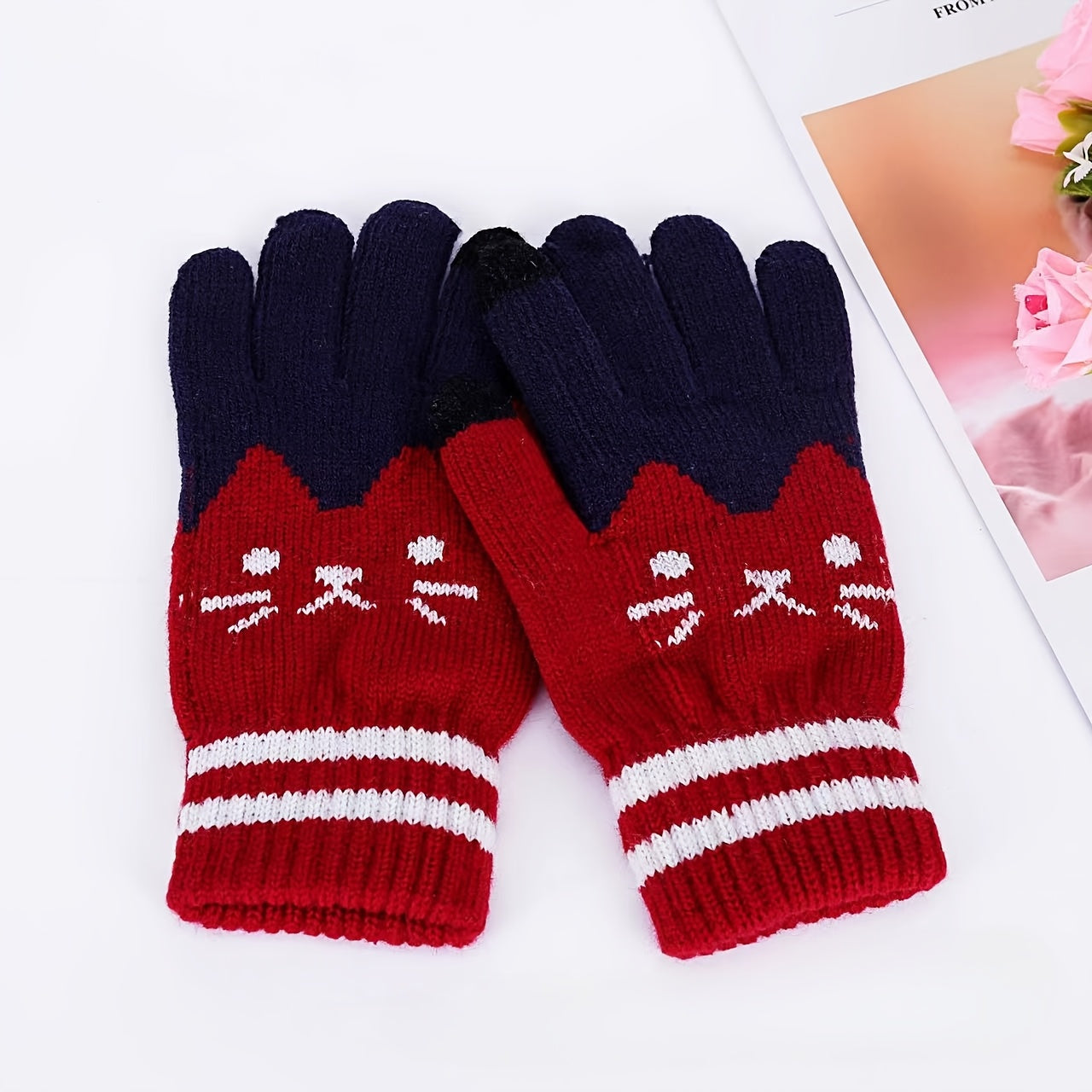 Women's Winter Touch Screen Gloves with Jacquard Cat Design and Warm Polyester