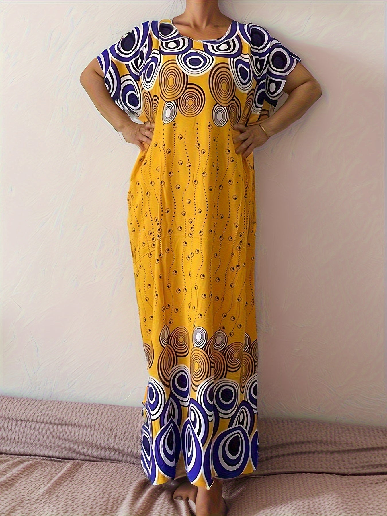 Plus o'lcham rayon aralashmasi bilan tikilgan kaftan maxi kiyi shalv bilan