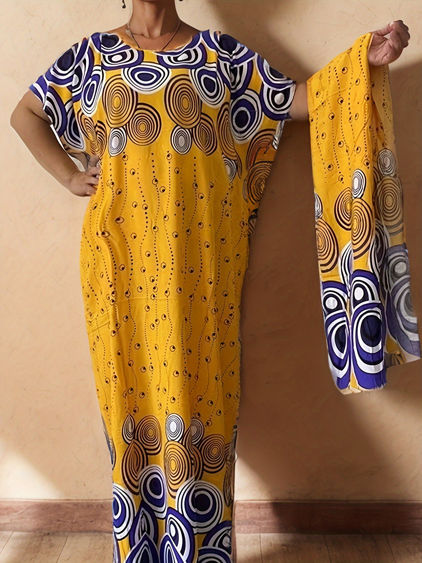 Plus o'lcham rayon aralashmasi bilan tikilgan kaftan maxi kiyi shalv bilan