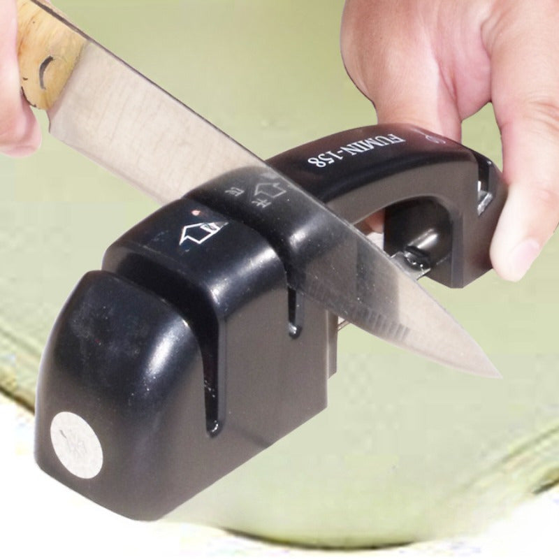 FUMIN-158 Qoʻllanma oshxona pichogʻini silliqlash qurilmasi, kundalik oshxona foydalanishi uchun olib tashlanadigan maydalash boshiga ega, bardoshli plastmassadan tayyorlangan.