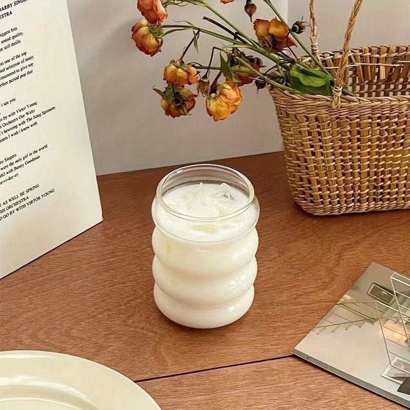 Две стильные толстостеклянные чашки для молока и кофе, идеально подходящие для домашнего использования. Эти чашки многоразовые и прочные, что делает их прекрасным дополнением к вашей кухне.