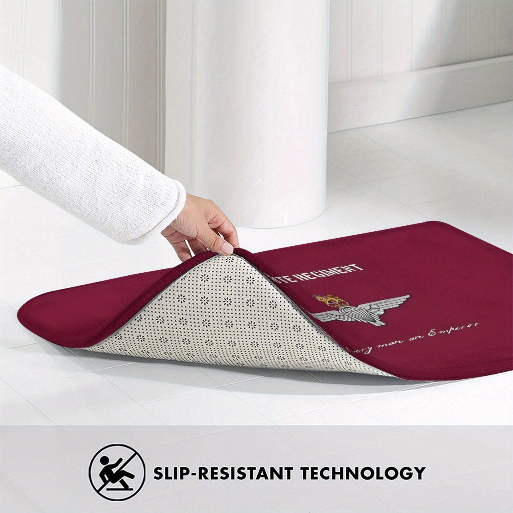 Mashina yuvish mumkin bo'lgan polyester eshik mato, Parachute Regiment emblemasi bilan. Ushbu engil, sirpanmaydigan to'rtburchakli kirish mato oshxona, balkon yoki kirish joyida ichki yoki tashqi foydalanish uchun mukammaldir.