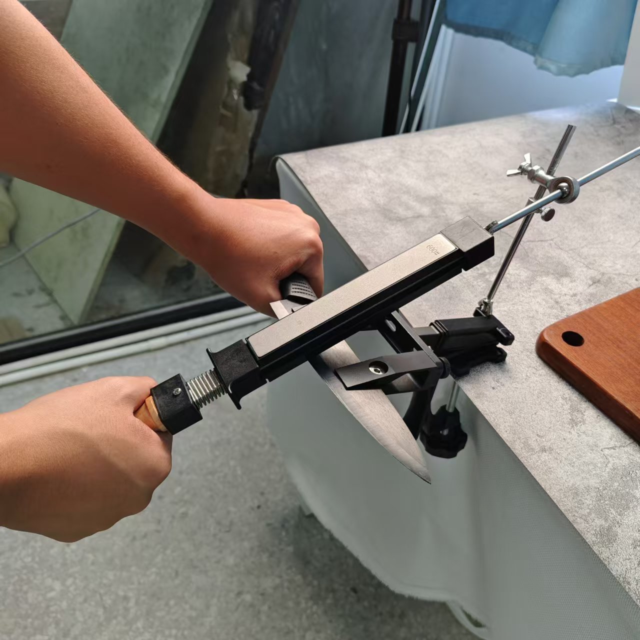 Adjustable Angle Diamond Knife Sharpener with Petroleum Stone for Kitchen Use