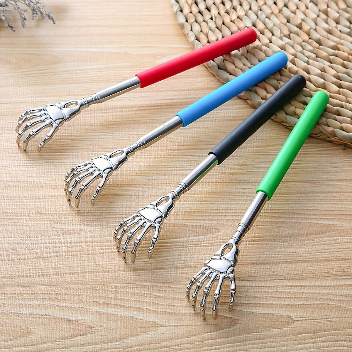 Extendable Stainless Steel Back Scratcher with Skeleton Hand Design, Adjustable Length 19.05cm to 69.85cm