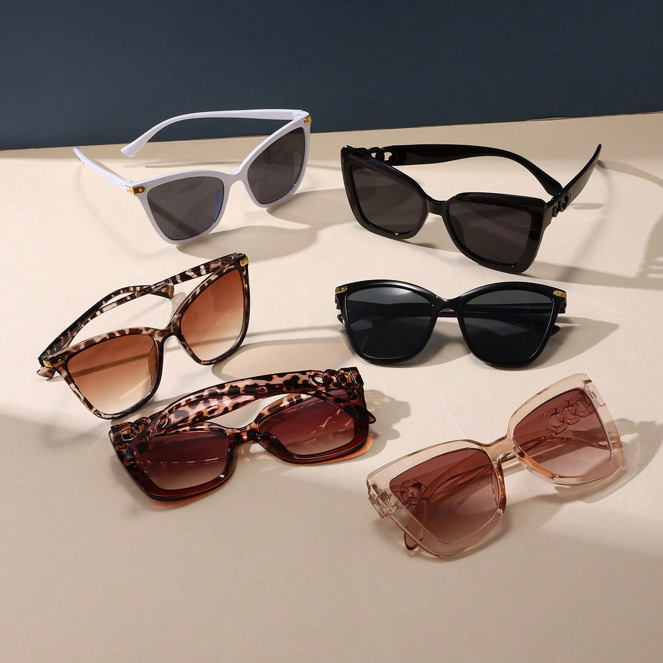 Богемный стиль, 6 предметов: женские очки в стиле "кот" с антибликовыми линзами и цветной пластиковой оправой.