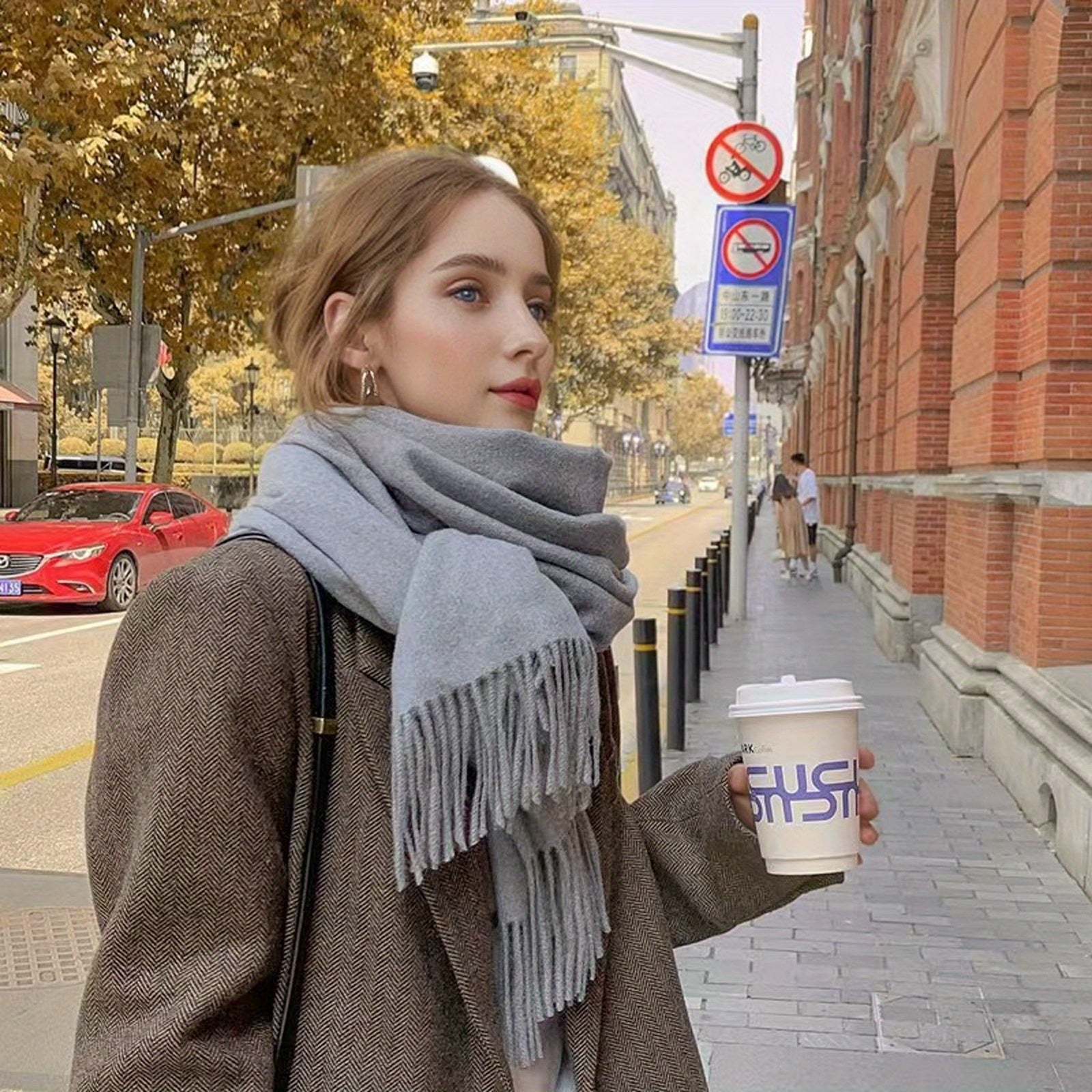 Ayollar uchun Tassel shalv sharf Polyester to'qilgan nafas oladigan issiq shishirilmaydigan kundalik