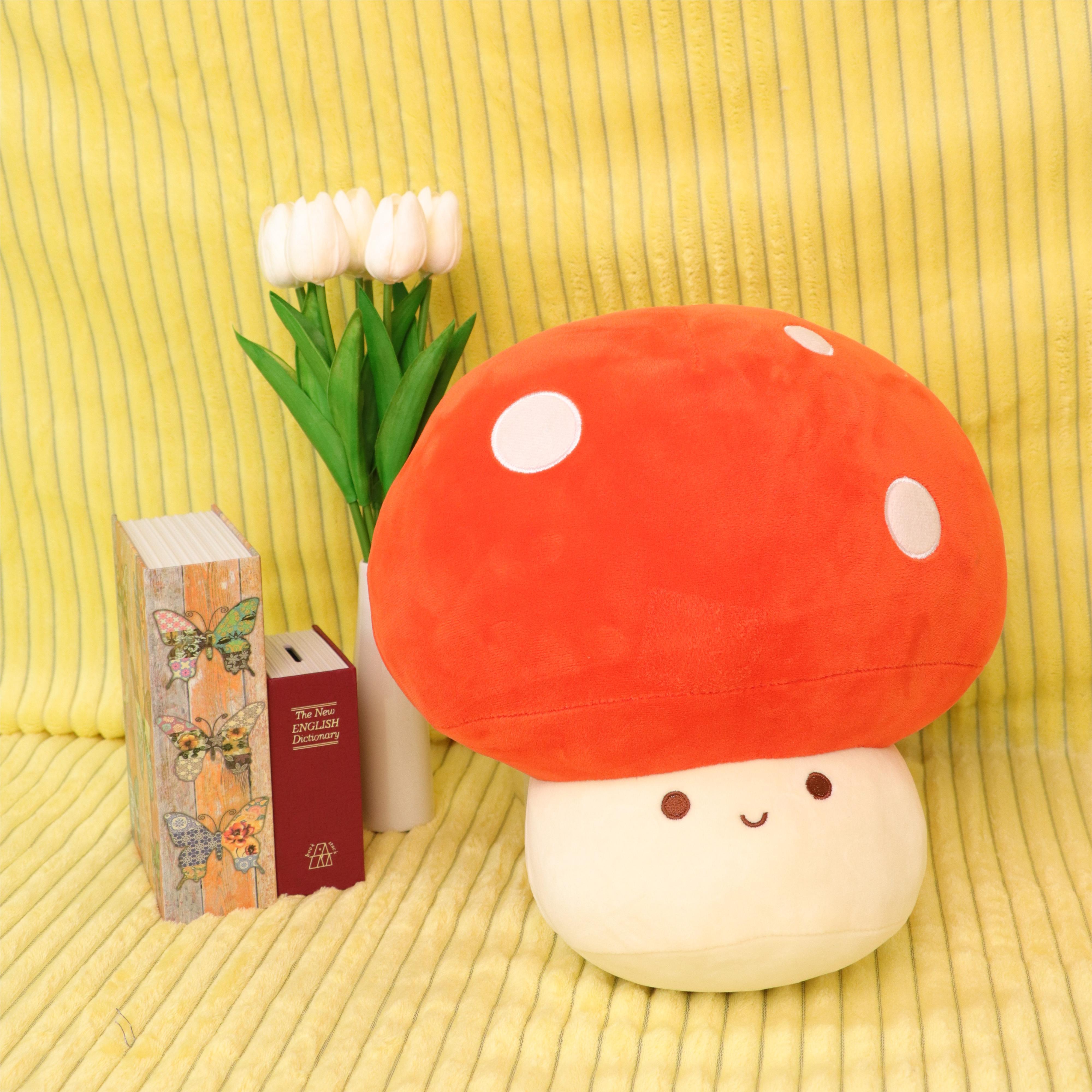 Juguete de hongo de felpa roja para niñas y niños, suave regalo de Navidad y cumpleaños