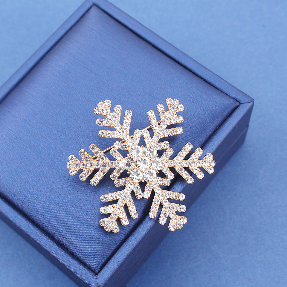 Snowflake Brooch with Rhinestones Star-Shaped Winter Accessory