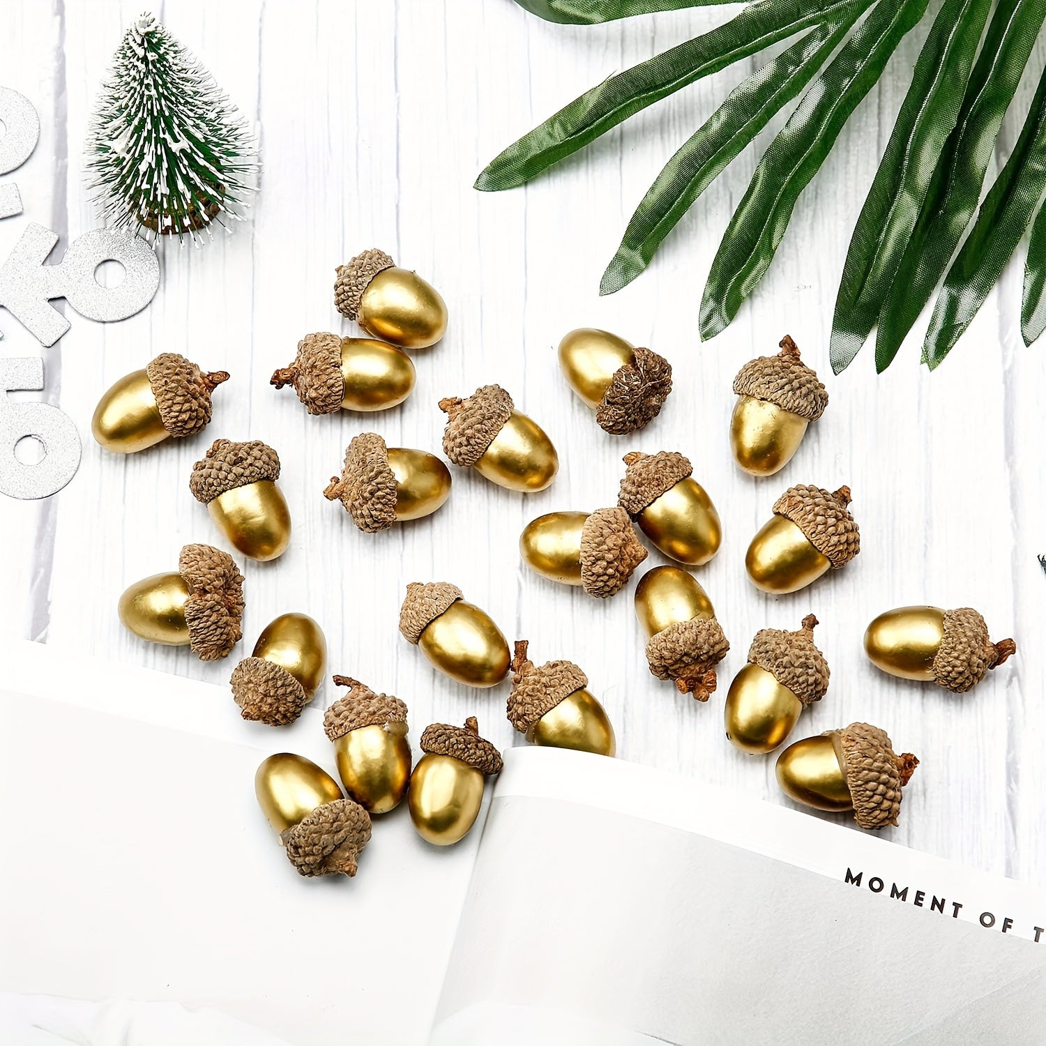 Juego de 20 bellotas artificiales doradas para decoración de otoño en el hogar, no se necesitan pilas