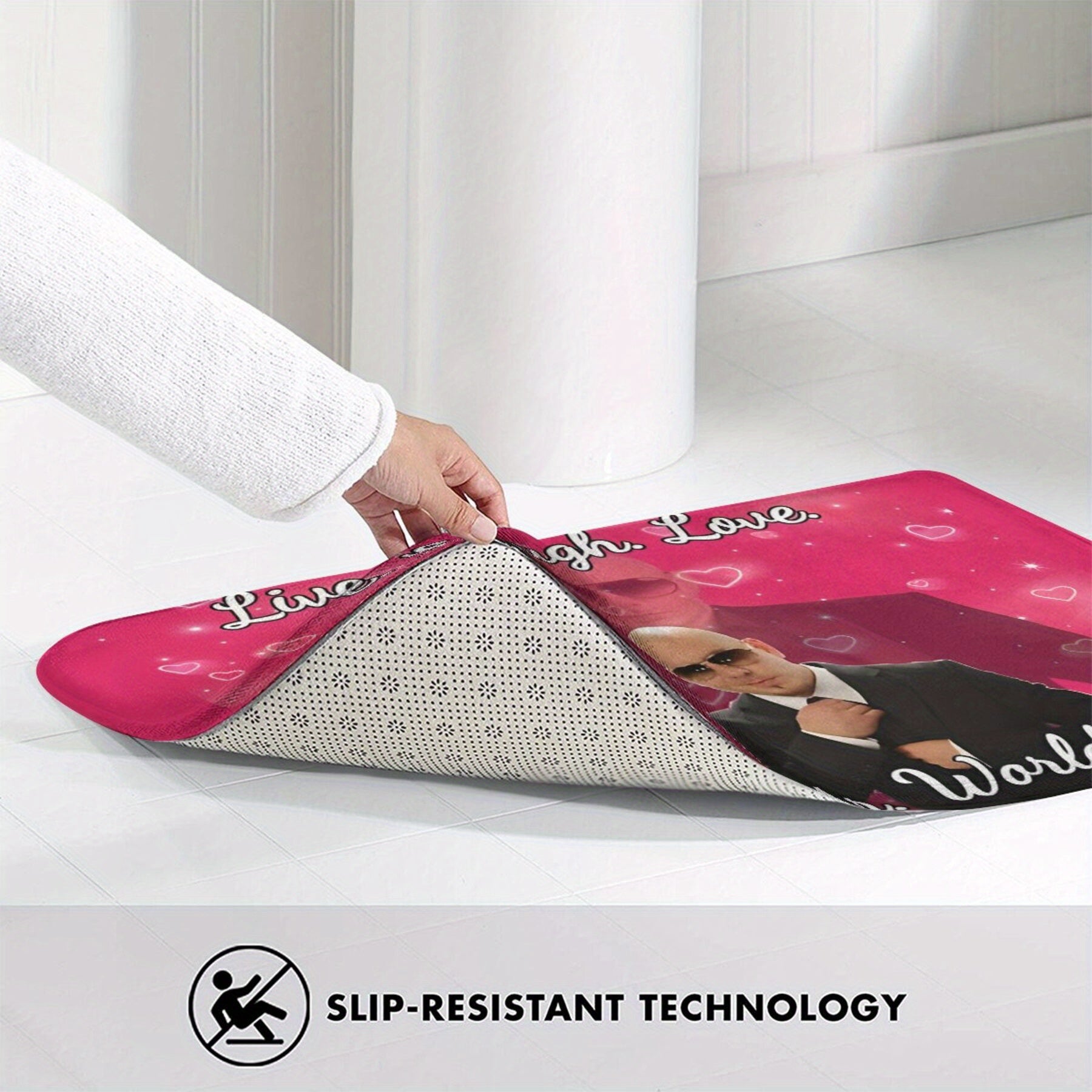 "Mr. Worldwide Live Laugh Love" Qaytmas Slipsiz Kirish Gilami - Qizil fon va yurak aksentlari bilan to‘g‘ri to‘rtburchakli Polyester Xush kelibsiz Gilami, Ilhomlantiruvchi Dizayn, Yashash xonasi, Yotoqxona Dekori uchun Mashinada Yuvish mumkin