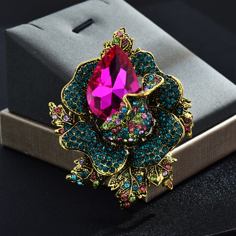 Vintage-Inspired Rhinestone Floral Brooch Pin for Suits and Coats