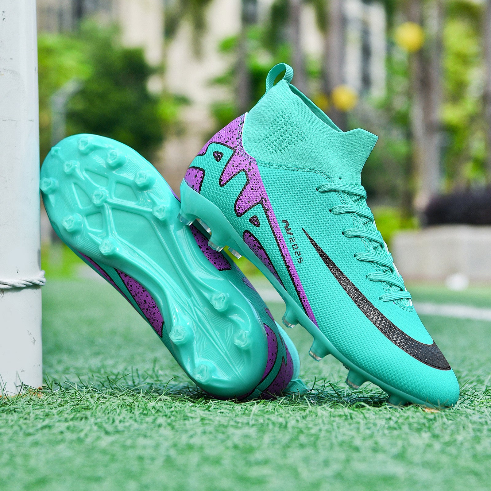 Botas de fútbol altas para niños duraderas de cuero sintético transpirable antideslizante con picos AG para todas las estaciones