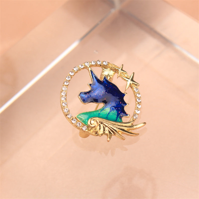 Rhinestone Encrusted Mythical Horse Brooch Animal-Shaped Pin Fashion Accessory for Travel Parties Daily Wear
