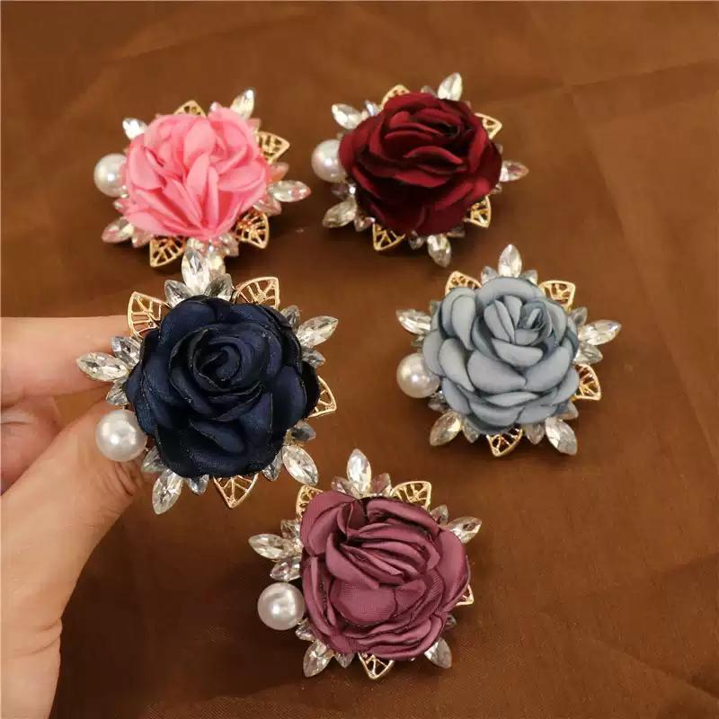 Women's Floral Brooch Japanese Korean Fashion Elegant Chest Accessory for Autumn