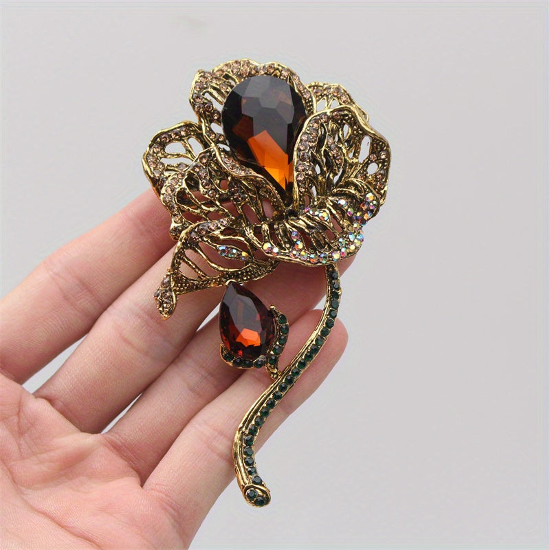 Broche antiguo de mujer con loto y grandes rhinestones de flor retro