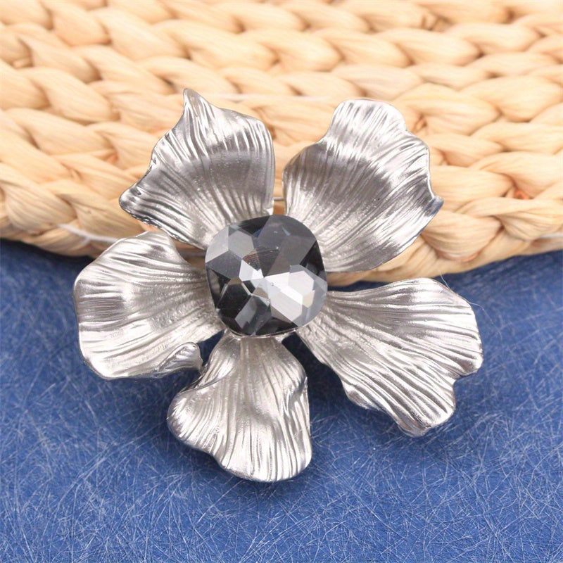 Luxurious Rhinestone Flower Brooch Pin for Clothing Bags and Hats