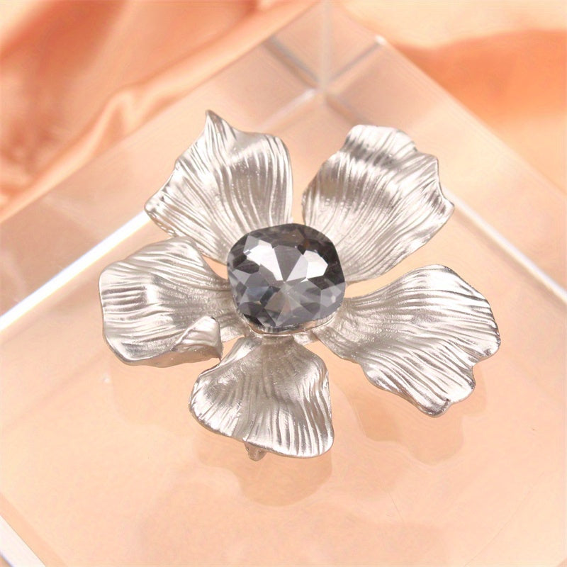 Luxurious Rhinestone Flower Brooch Pin for Clothing Bags and Hats