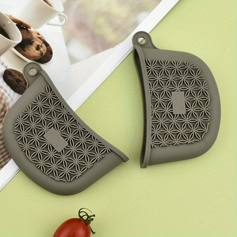 Two-Pack HeatGuard Silicone Pot Handle Covers Anti-Scalding Grip Clips for Cookware