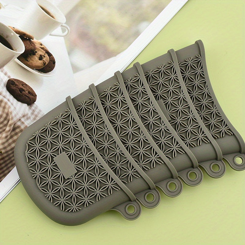 Two-Pack HeatGuard Silicone Pot Handle Covers Anti-Scalding Grip Clips for Cookware