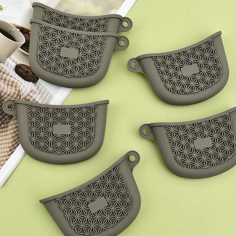 Two-Pack HeatGuard Silicone Pot Handle Covers Anti-Scalding Grip Clips for Cookware