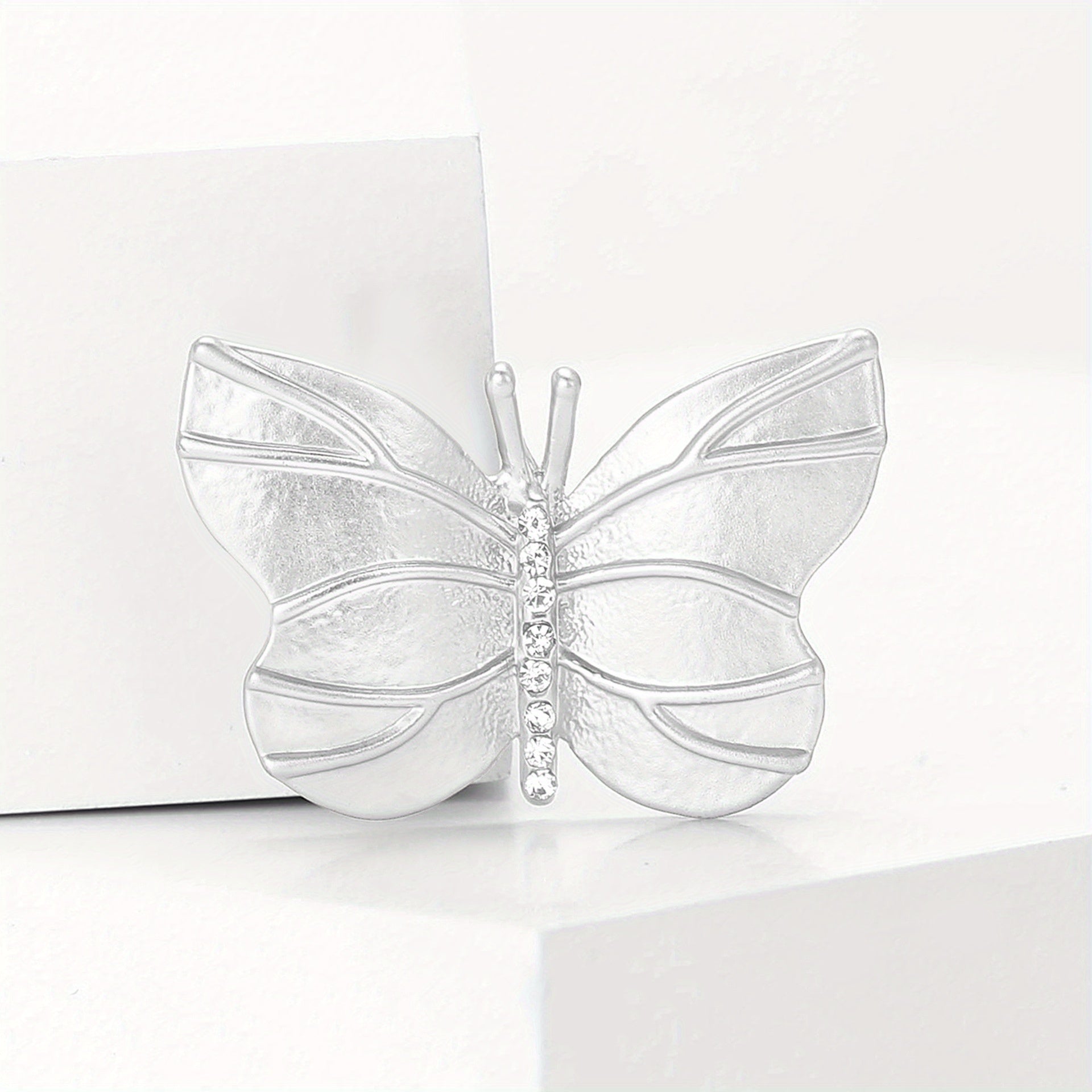 Enamel Butterfly Brooch for Women Flower-Shaped Pin Jewelry Accessory
