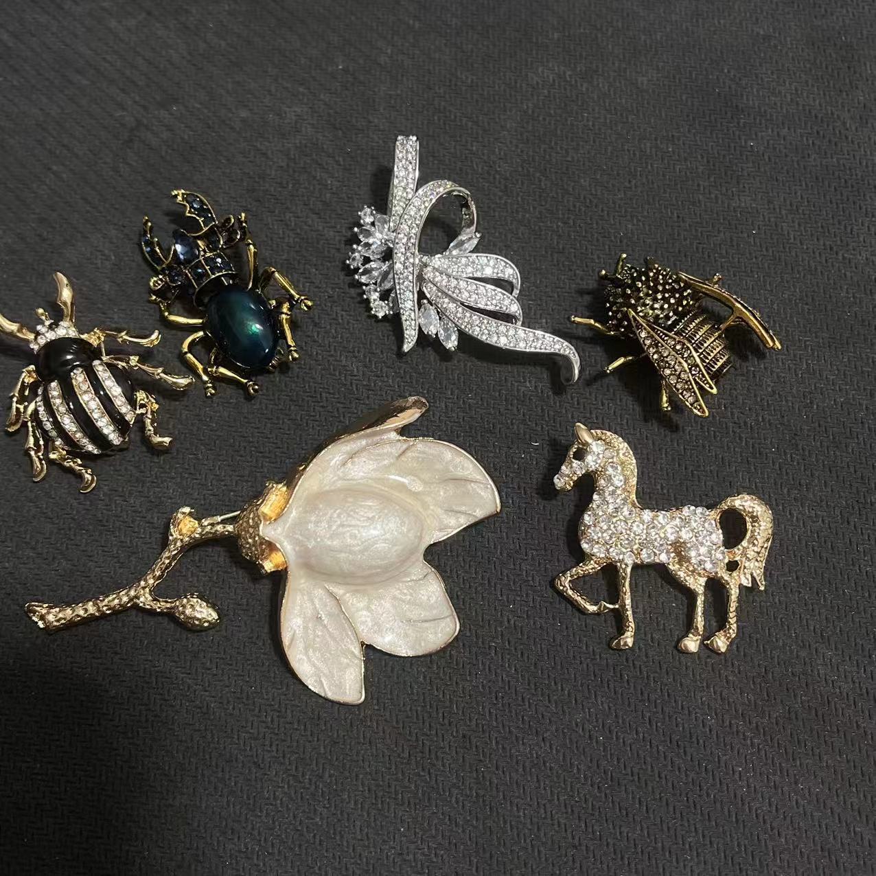 Animal and Floral Rhinestone Brooch Pins 3-Pack Alloy Jewelry for Men Women Parties