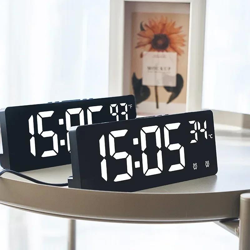 Large Screen USB Powered Digital Alarm Clock with Multiple Alarms and Date Display
