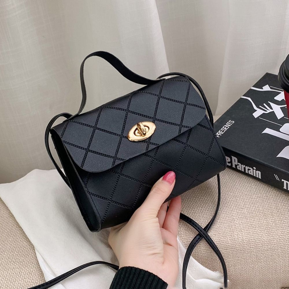 Стильная мини-сумка через плечо для женщин, однотонного цвета, с полиэстеровой подкладкой, надежным застежкой-ремешком, также доступна в красном/черном цвете.