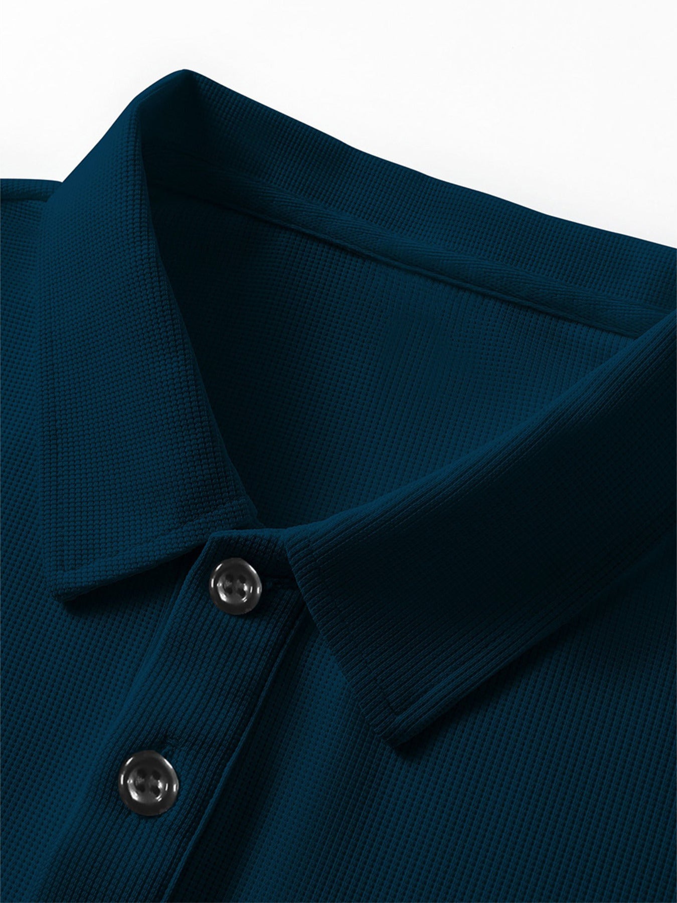 Erkaklar uchun dengiz ko'k to'qima ko'ylak - Katta yaka, qisqa yenglar, nozik logo tafsiloti, nafas oladigan polyester aralashmasi bilan murakkab biznes tasodifiy, yoz uchun mukammal.