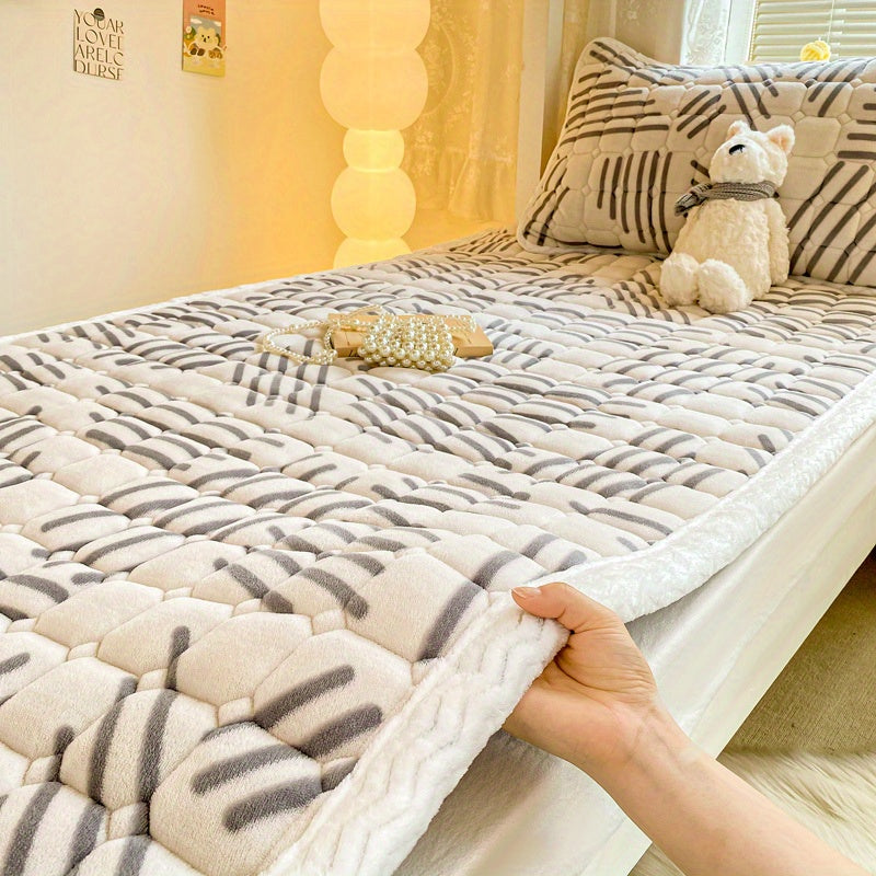 Light Beige Milk Velvet Mattress Topper Soft Plush Breathable Machine Washable for Home Dorm