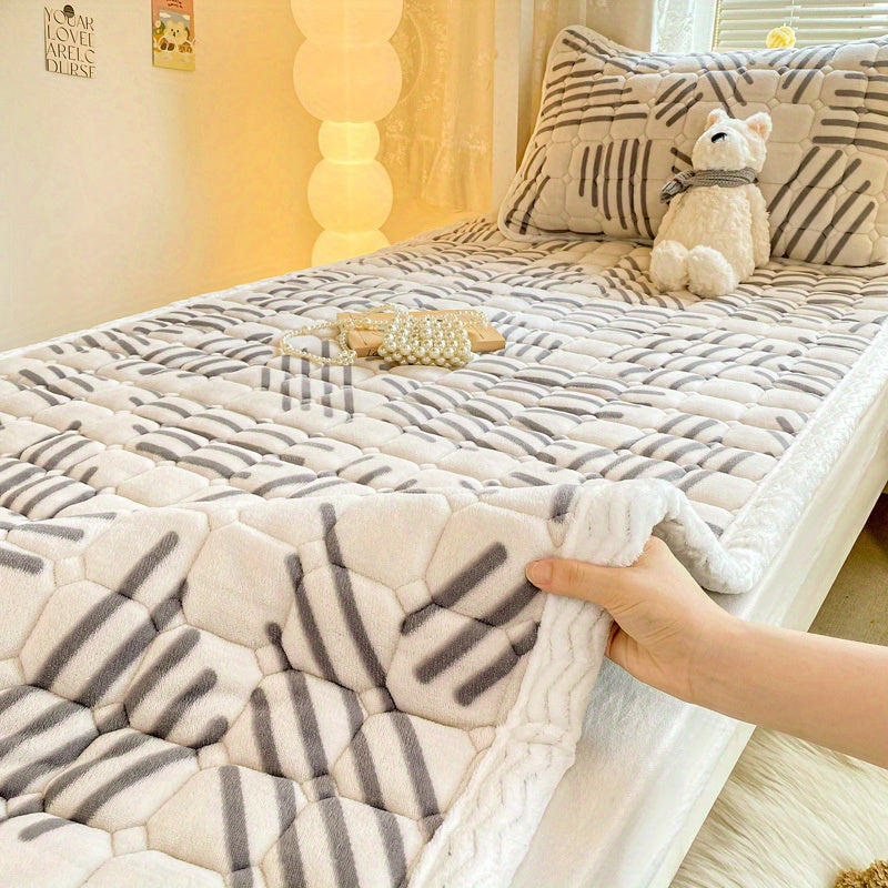 Light Beige Milk Velvet Mattress Topper Soft Plush Breathable Machine Washable for Home Dorm