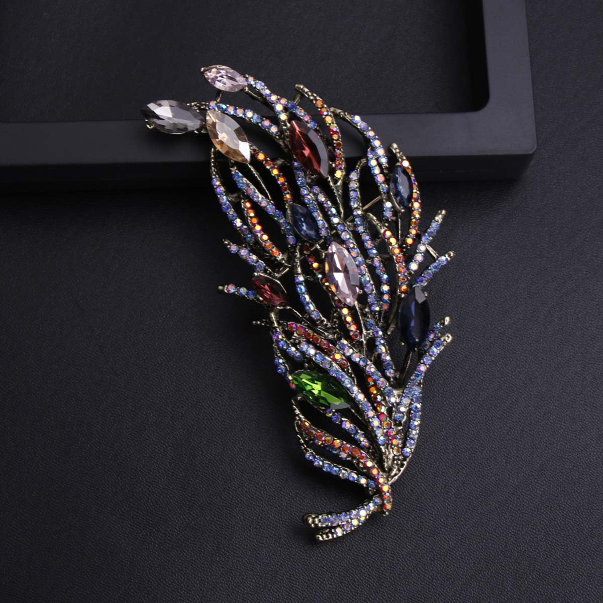 Enamel Leaf Brooch Pin for Dresses Coats and Sweaters Stylish Punk-Inspired Accessory