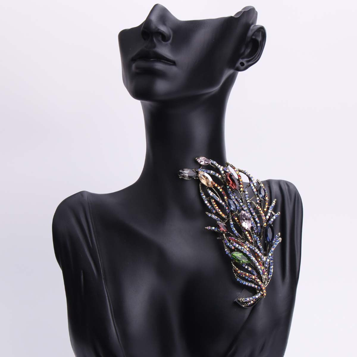 Enamel Leaf Brooch Pin for Dresses Coats and Sweaters Stylish Punk-Inspired Accessory