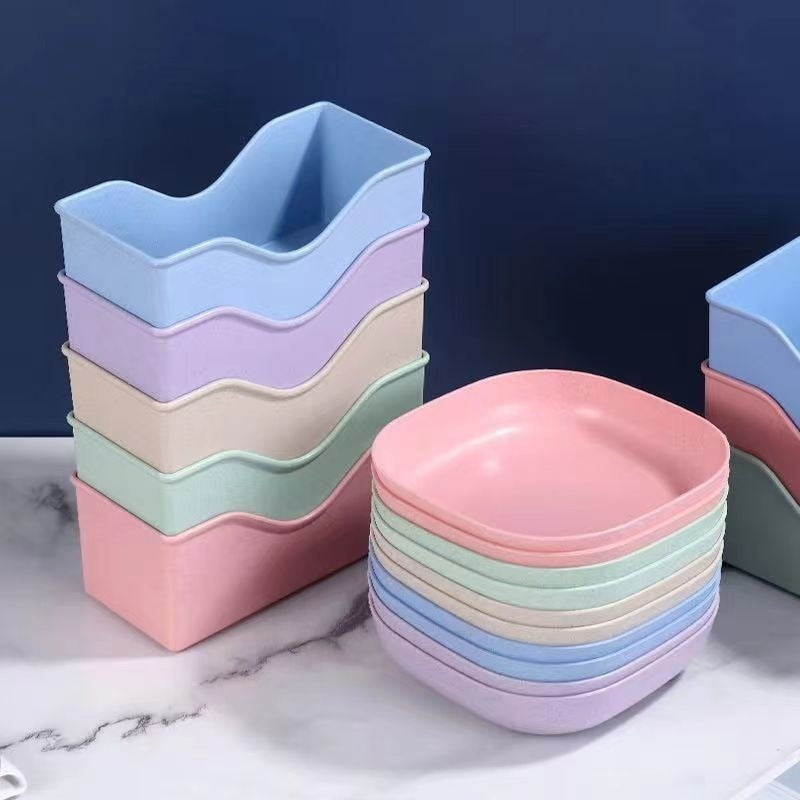 Set of 5 or 10 Plastic Square Dinner Plates for Outdoor Camping and Holiday Celebrations