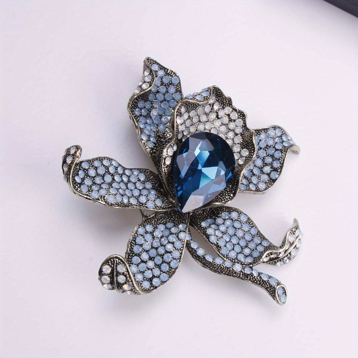 Luxurious Iris Brooch for Women Silver Plant Jewelry Statement Accessory